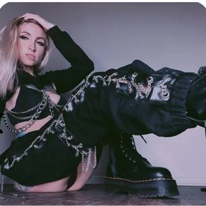 iheartraves black Chan chaps size large